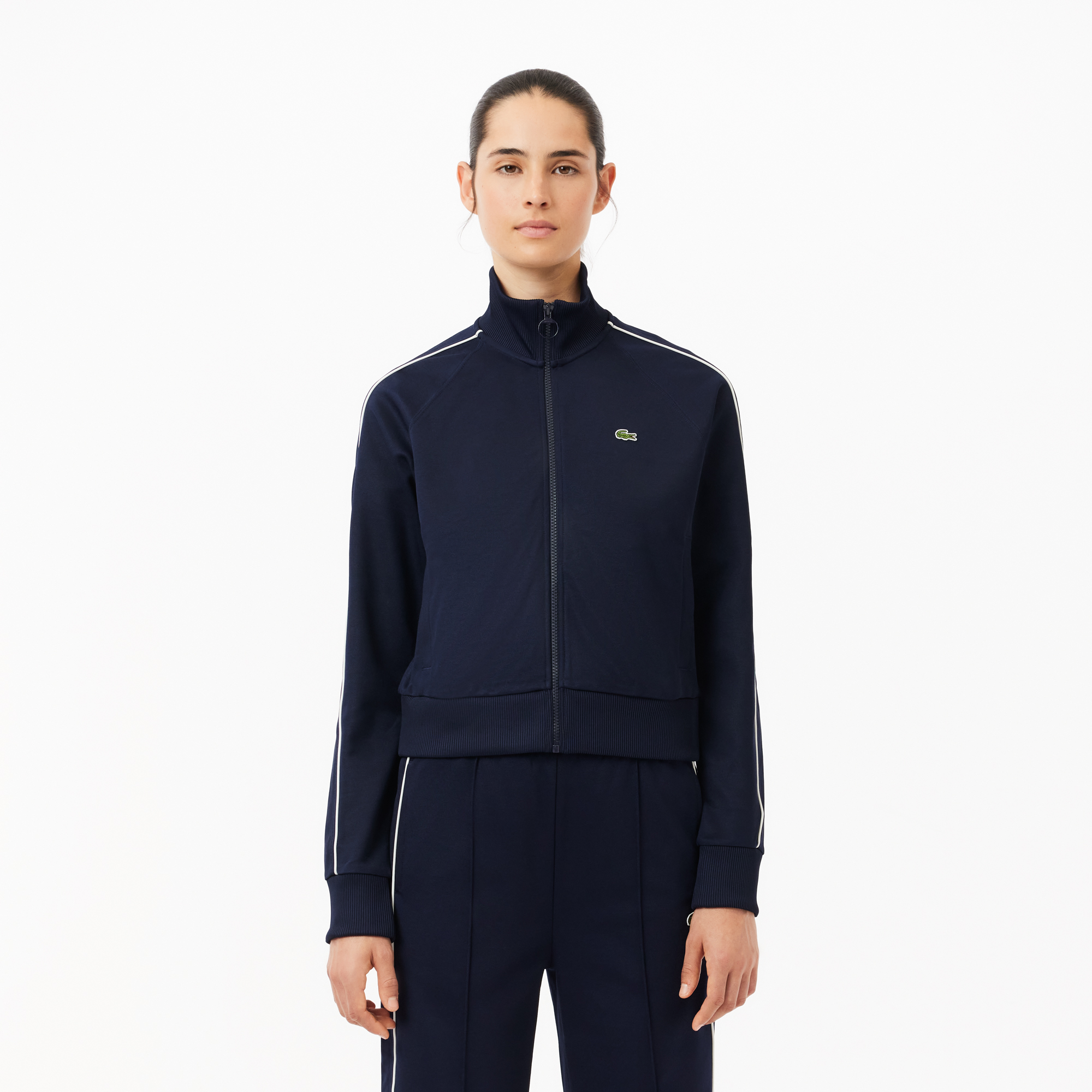 фото Женская короткая спортивная ветровка lacoste paris