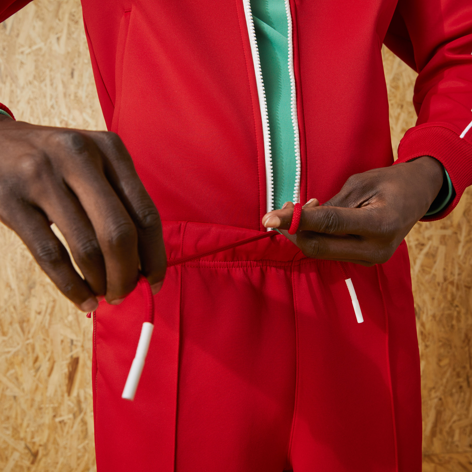 фото Спортивные брюки lacoste