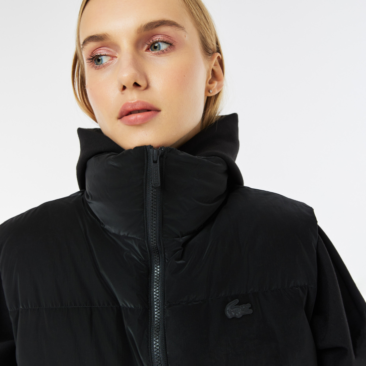 Женский утеплённый жилет Lacoste с капюшоном Женский утеплённый жилет Lacoste с капюшоном