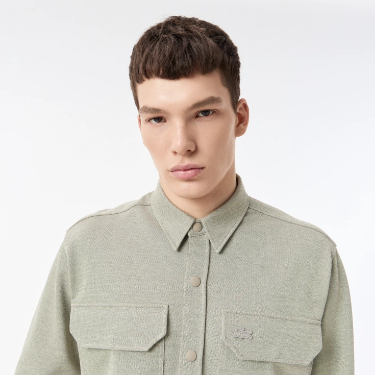 Мужская рубашка Lacoste на кнопках с большими нагрудными карманами Мужская рубашка Lacoste на кнопках с большими нагрудными карманами