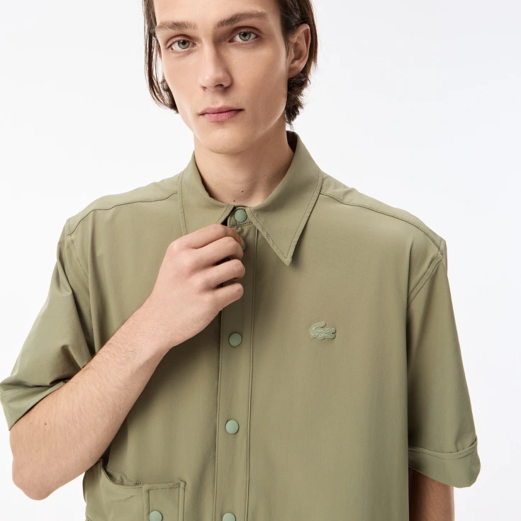 Мужская рубашка Lacoste с коротким рукавом и тремя карманами Мужская рубашка Lacoste с коротким рукавом и тремя карманами