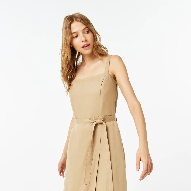 Женское платье Lacoste прямой посадки Женское платье Lacoste прямой посадки