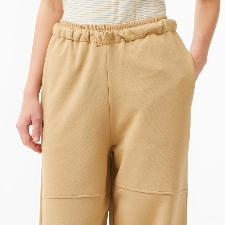 Женские прямые спортивные брюки Lacoste с высокой талией Женские прямые спортивные брюки Lacoste с высокой талией