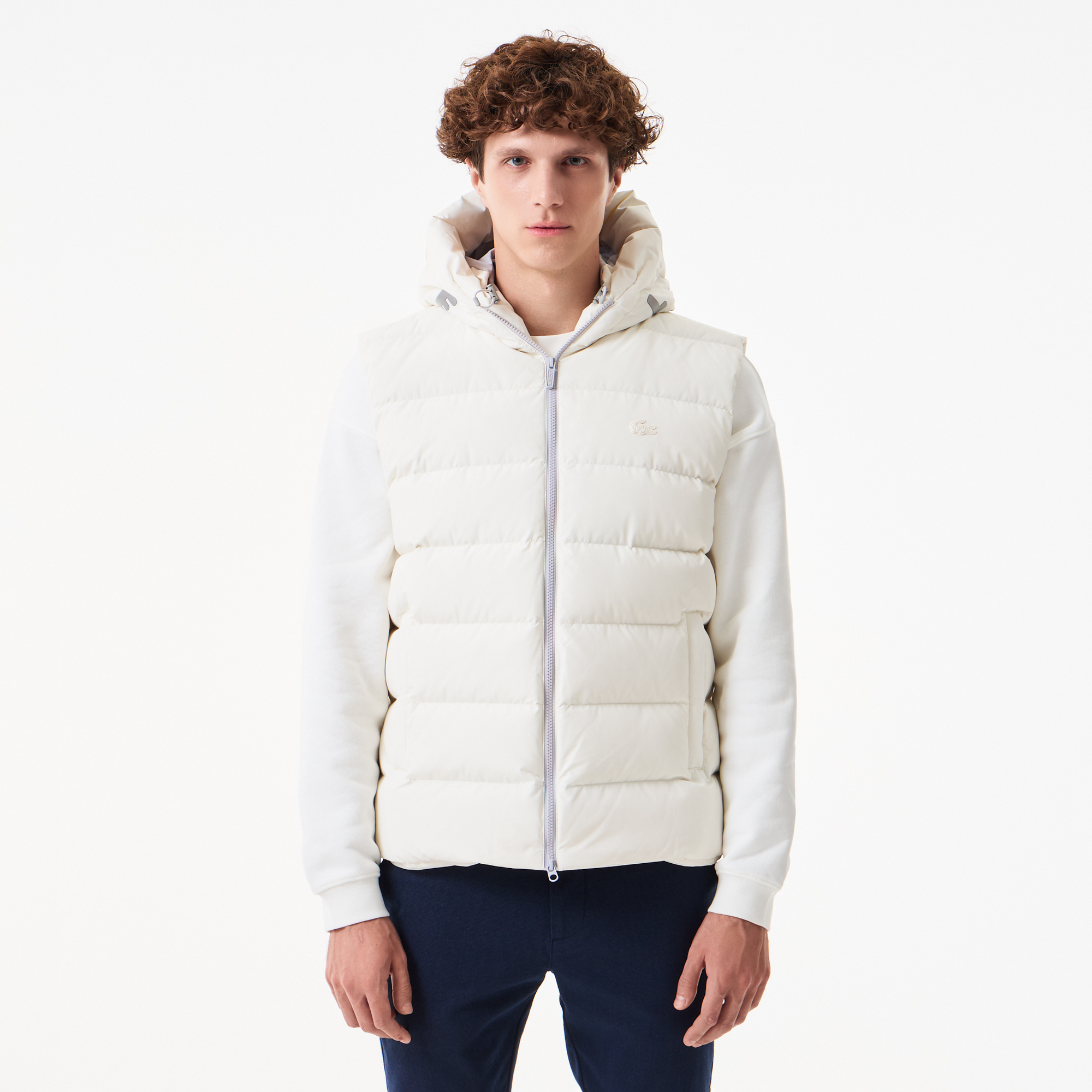 Мужской утеплённый стёганый жилет Lacoste с капюшоном, белый, арт. BH2517