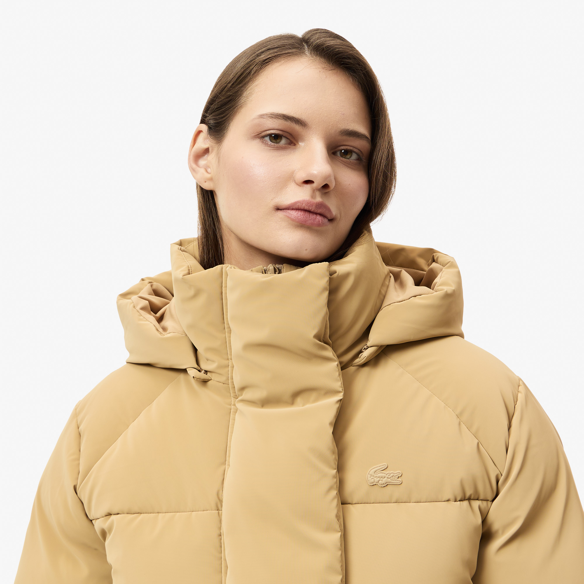 Женская укороченная куртка Lacoste с капюшоном BF2607 бежевый  Фото 3