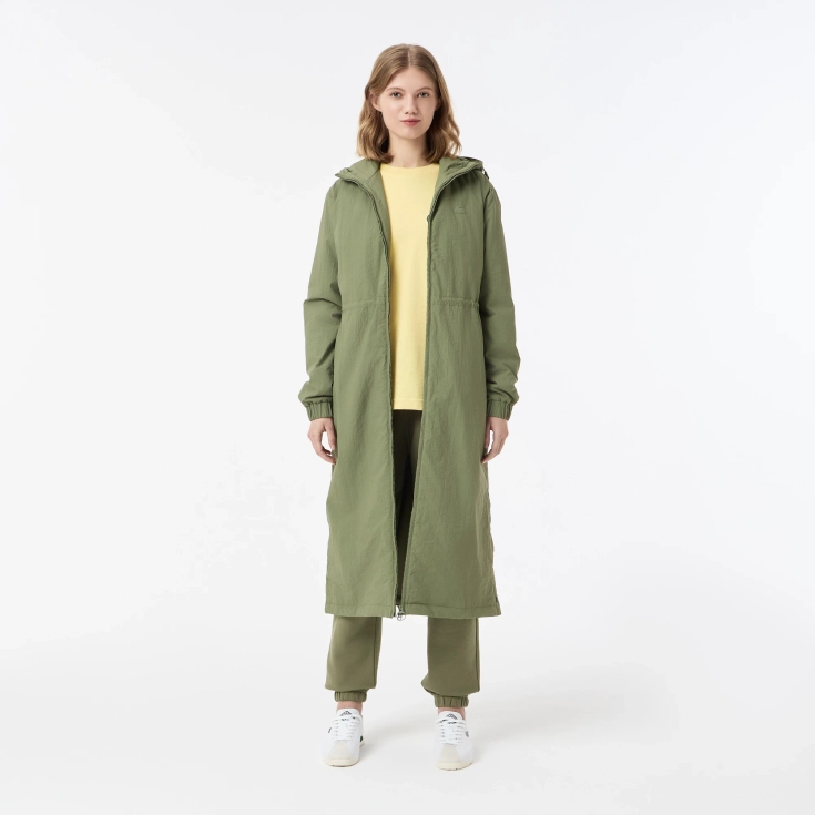Женская длинная парка Lacoste с капюшоном и боковым клапаном на пуговицах