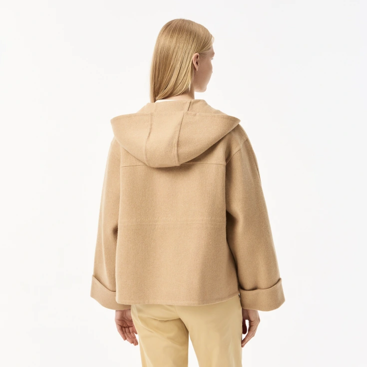Женская куртка Lacoste из овечьей шерсти