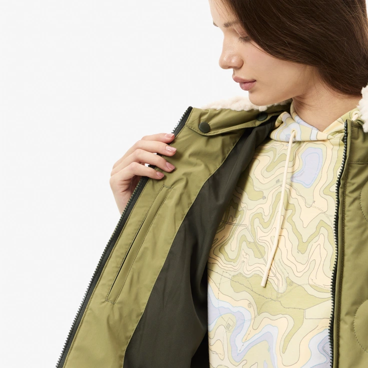 Женская куртка Lacoste с поло-воротником