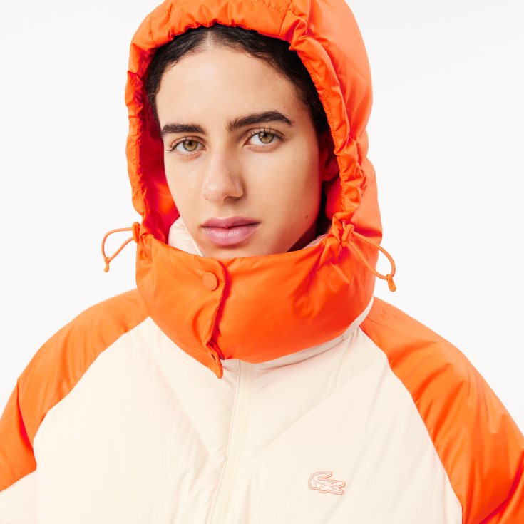 Женская короткая куртка Lacoste с высоким воротом и капюшоном