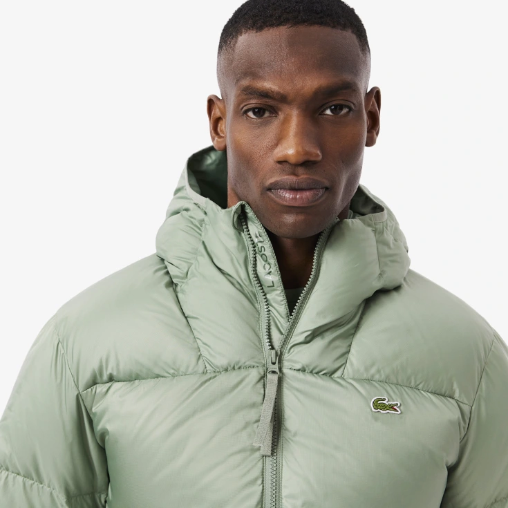 Мужской короткий влагоотталкивающий и ветроустойчивый пуховик Lacoste с капюшоном