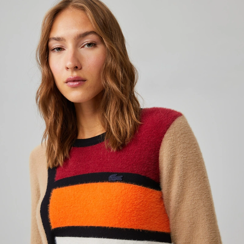 Женский свитер Lacoste