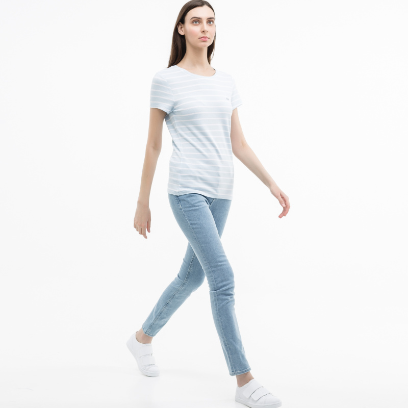 Женская футболка Lacoste приталенного кроя